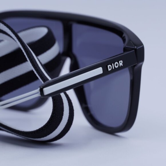 ?️ New Dior DIORFAST M1I 10A8 Sunglasses - Black Frame, Smoke Lenses main image 6
